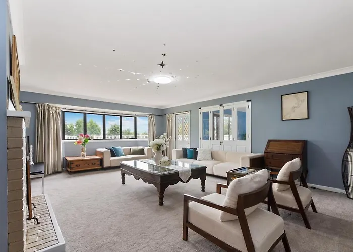 Skyline Mountain View Up To 16 People Villa