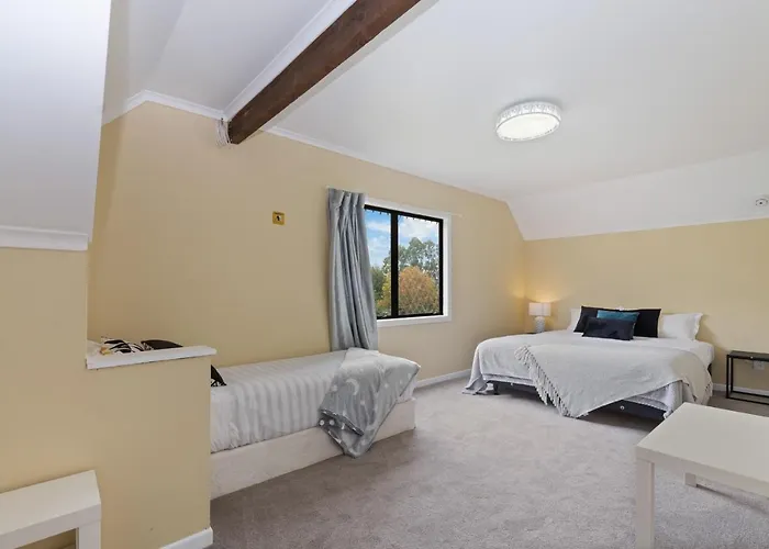 Skyline Mountain View Up To 16 People Villa Rotorua
